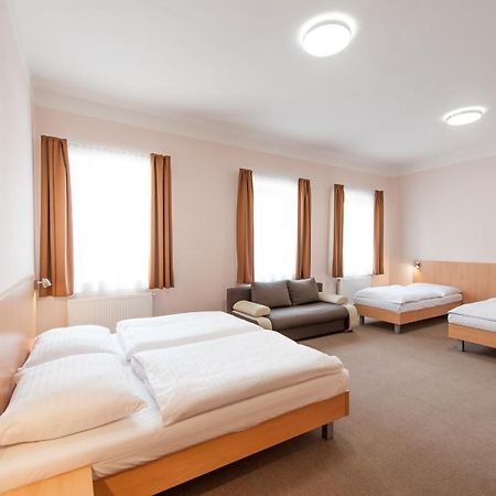 צ'סקה בודיוביצה Hotel V Centru מראה חיצוני תמונה