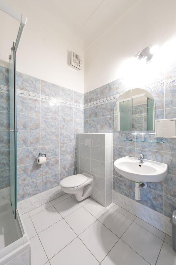 צ'סקה בודיוביצה Hotel V Centru מראה חיצוני תמונה